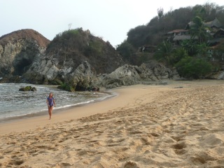 zipolite beach.jpg